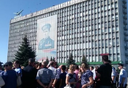 Работники УАЗа потребовали повышения зарплаты